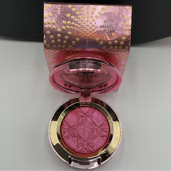 MAC Cosmetics Sparkler Eyeshadow More Presents, Please - BNIB, LE Discontinued - Picture 8 of 16